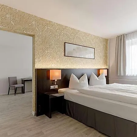 Hotel 22 *